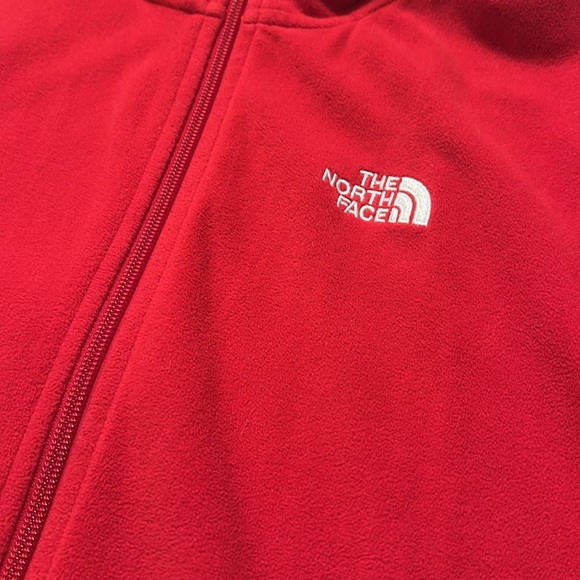 The North Face men’s red, full-zip fleece jacket size S/P - Picture 11 of 12